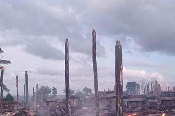 30-rumah-adat-di-kampung-wainyapu-sumba-terbakar-image